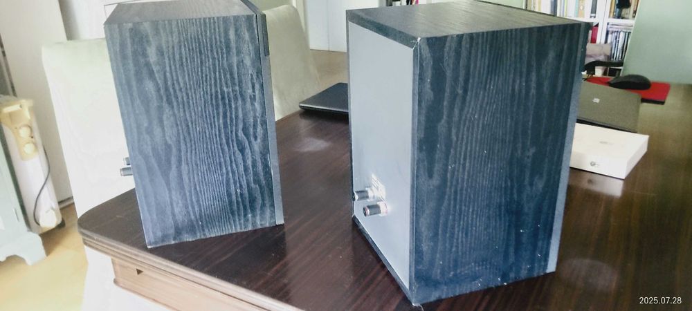 Colunas de som KEF C20