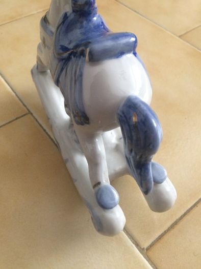 Cavalo de Porcelana Azul e Branco