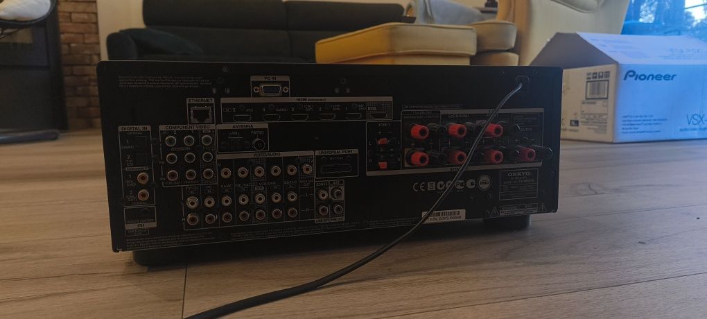 Amplituner Onkyo TX NR609
