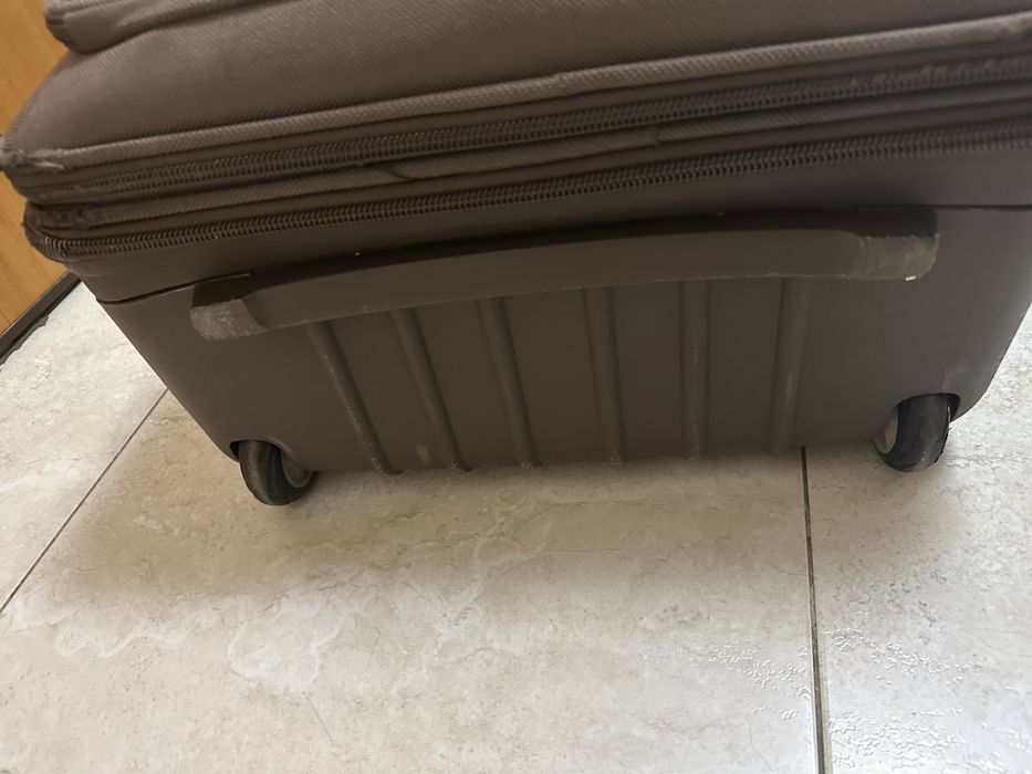 Mala de viagem em bom estado