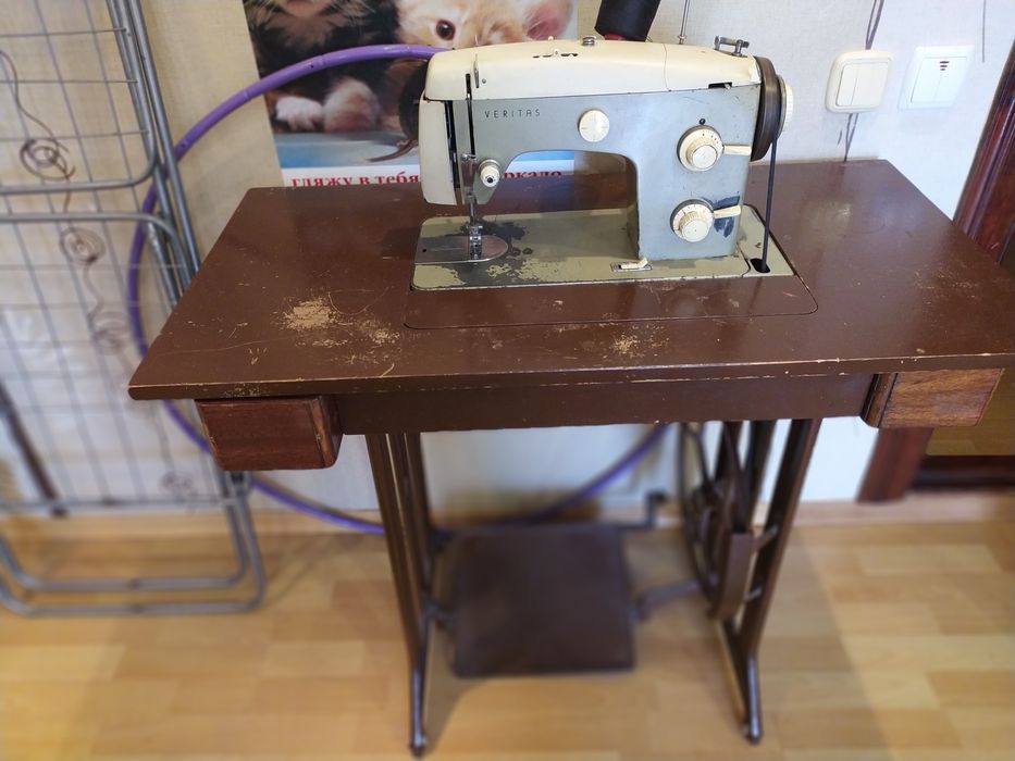 Швейна машинка veritas