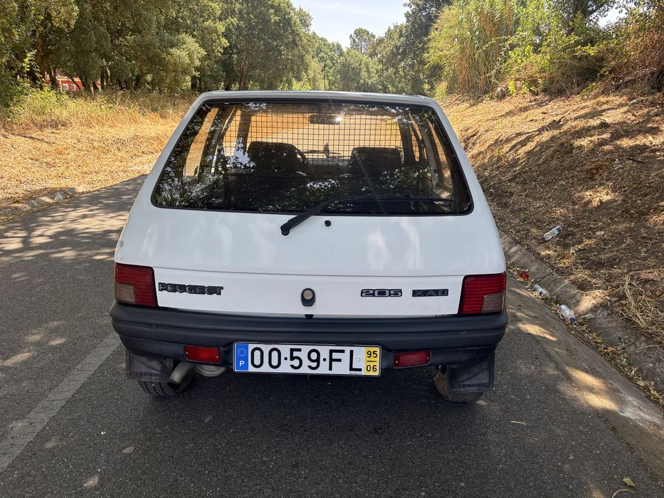 Peugeot 205 XAD c/ Direção Assistida e 160 mil kms