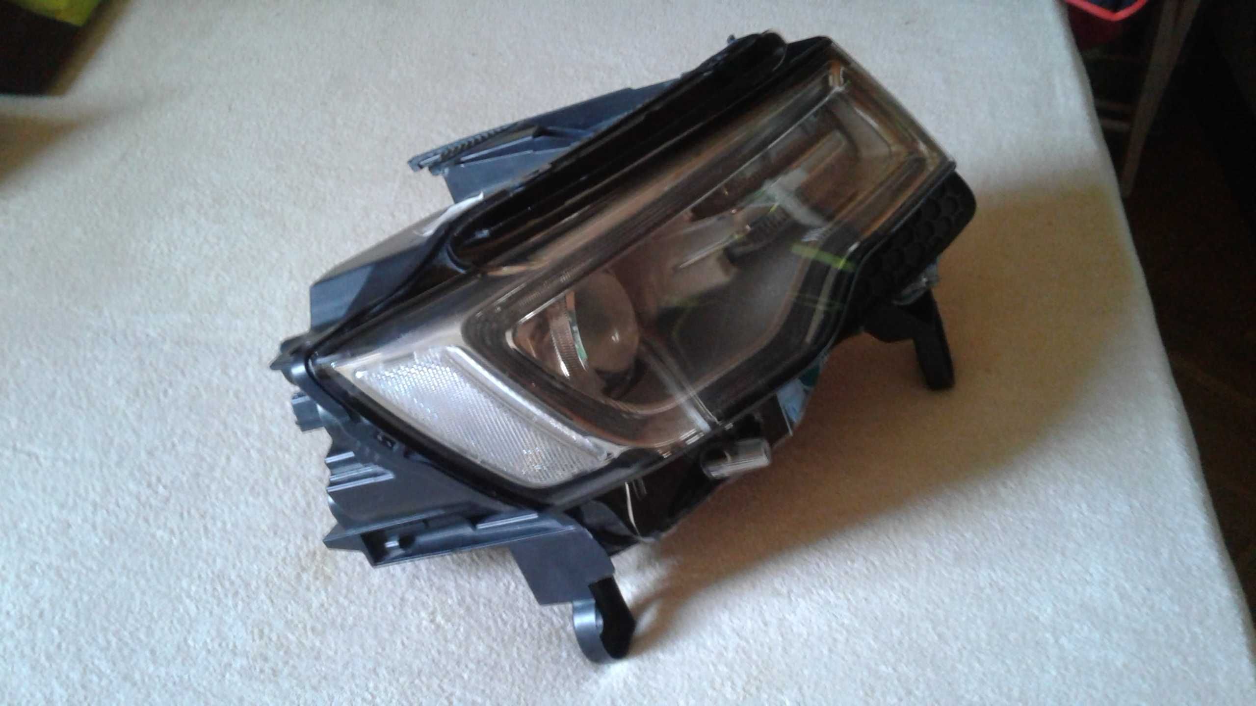 Jeep Grand Cherokee WK 2 Reflektor prawy skrętny EU. Xenon-Led