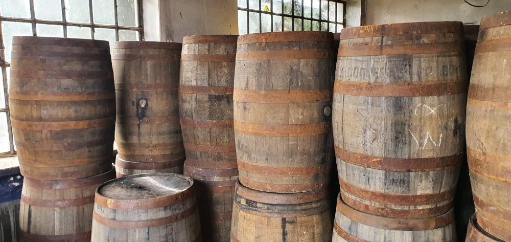 Beczka drewniana szczelna beczka 200 litrów po whisky winie