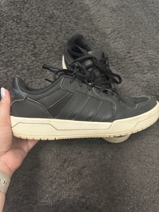 Кроссовки adidas кросівки