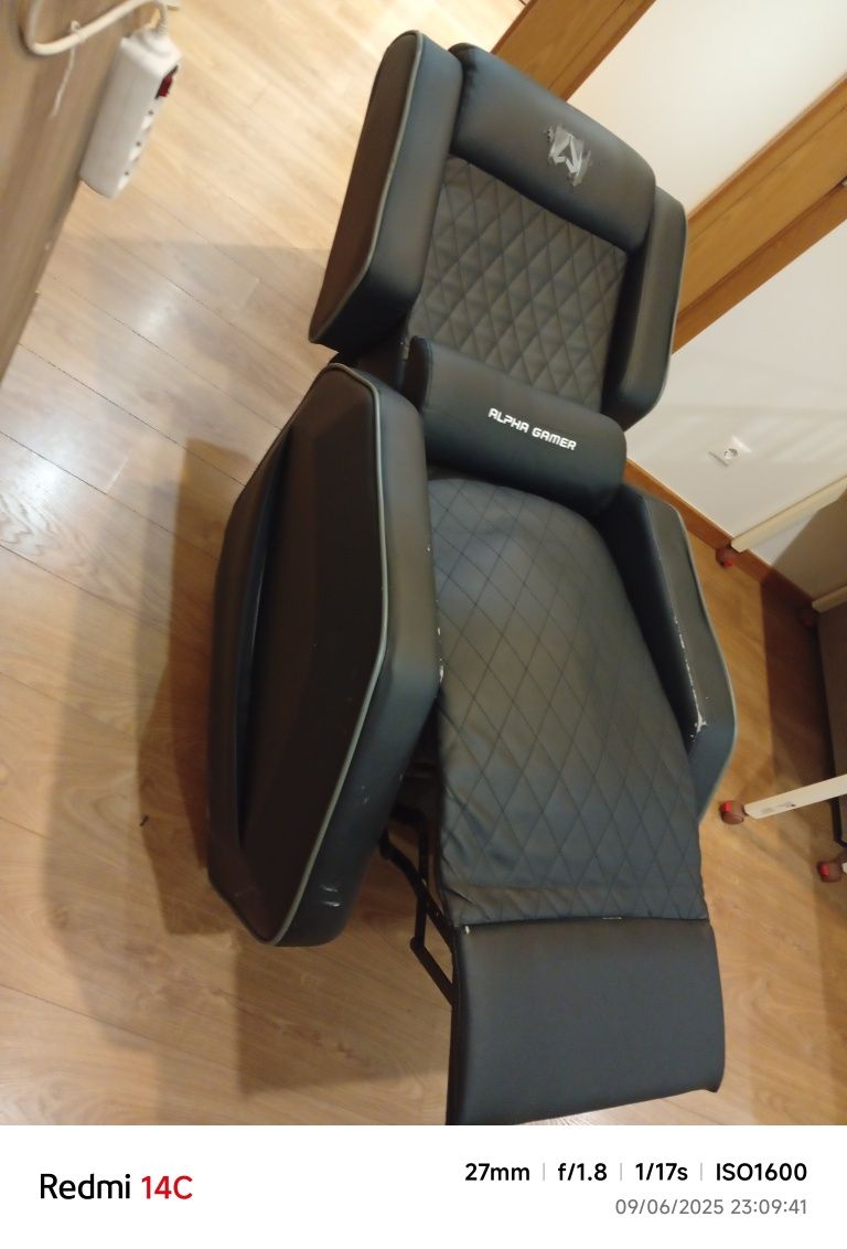 Poltrona gamer bom estado