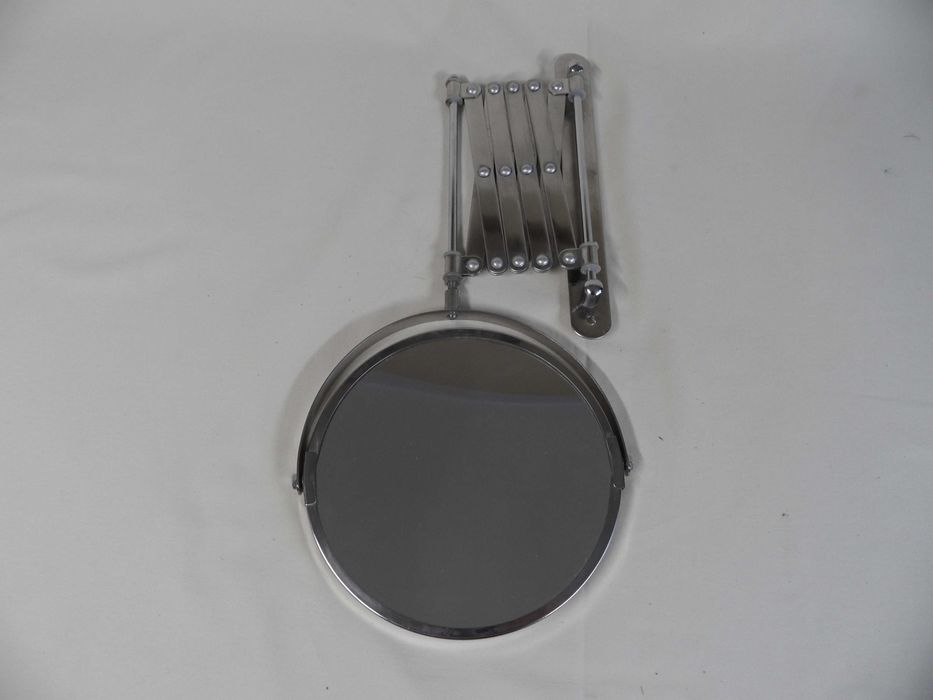 Lustro łazienkowe na nożycowym wysięgniku