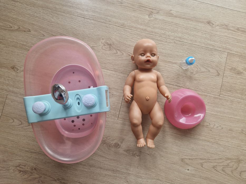 Lalka baby born z nocnikiem, butelka i wanną, ubrankami