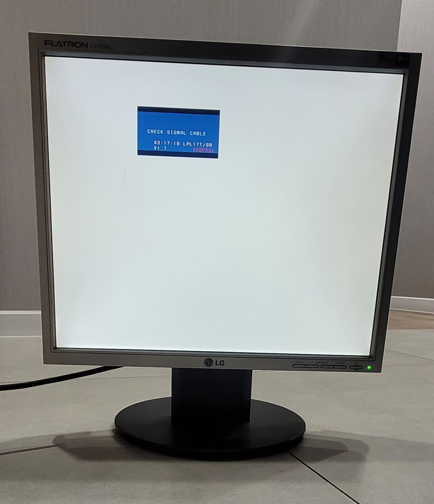 Монитор LG FLATRON  L 1751 sq