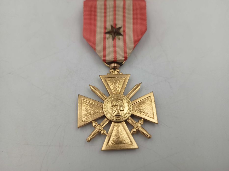 Francuski Krzyż Wojenny z gwiazdką medal odznaczenie