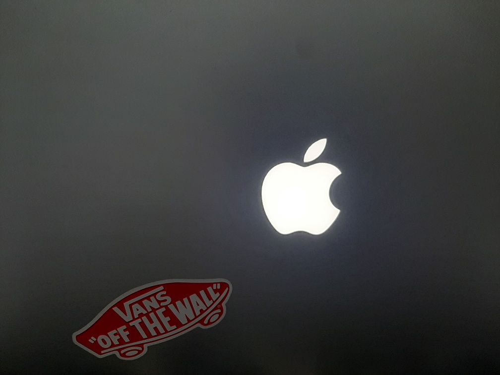 MacBook Pro 2011 в хорошем состоянии