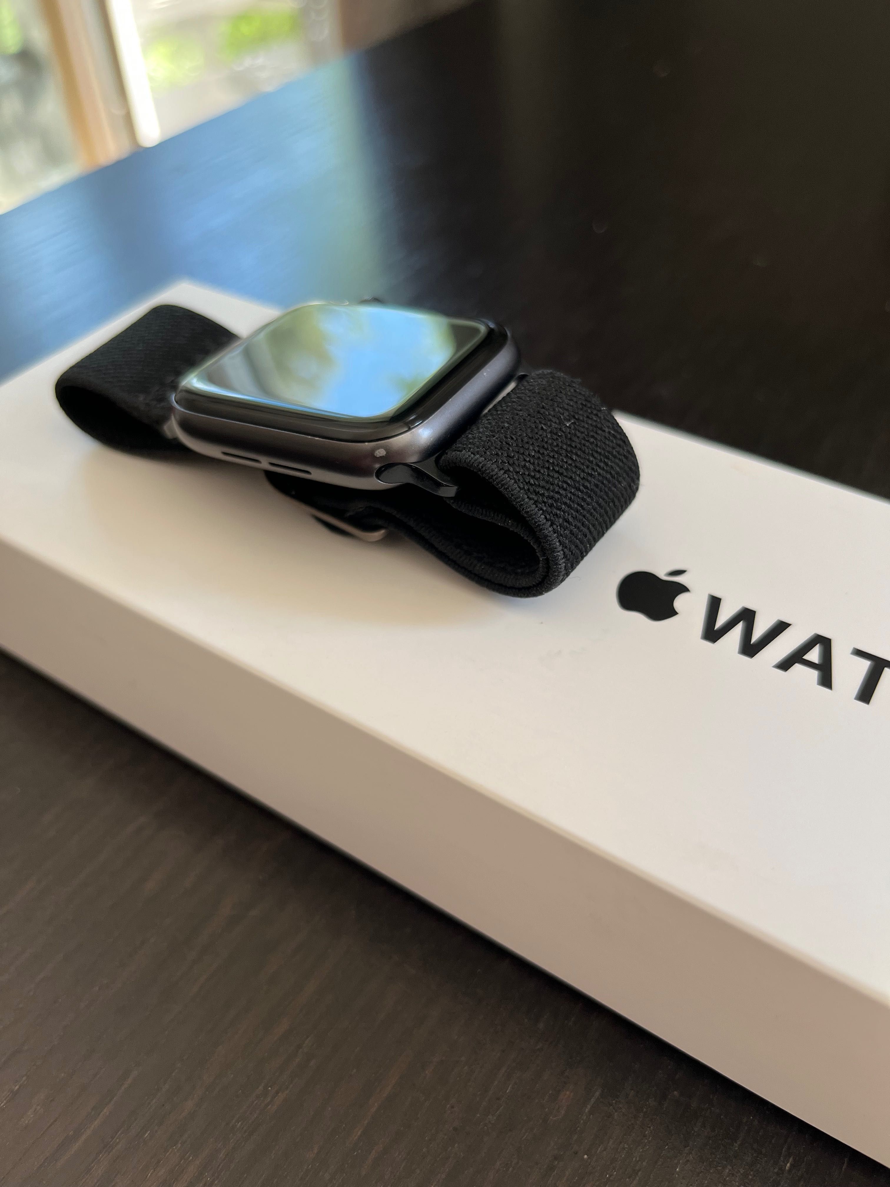 Apple Watch SE 1st gen 44 mm GPS + Cellular! Space Gray!