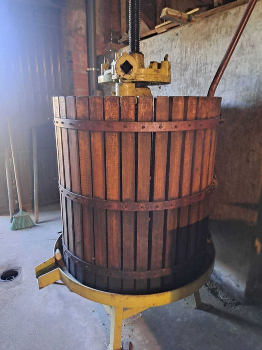 Prensa de esmagar uvas