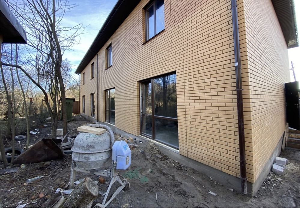 Продам Таунхаус у Місті 87м2 3 спальні кімнати