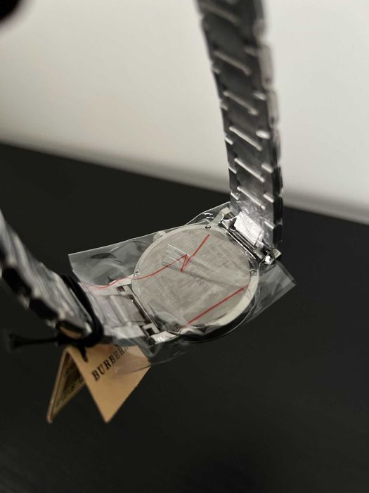 Relógio Burberry BU9001 - Novo, original com caixa e documentos