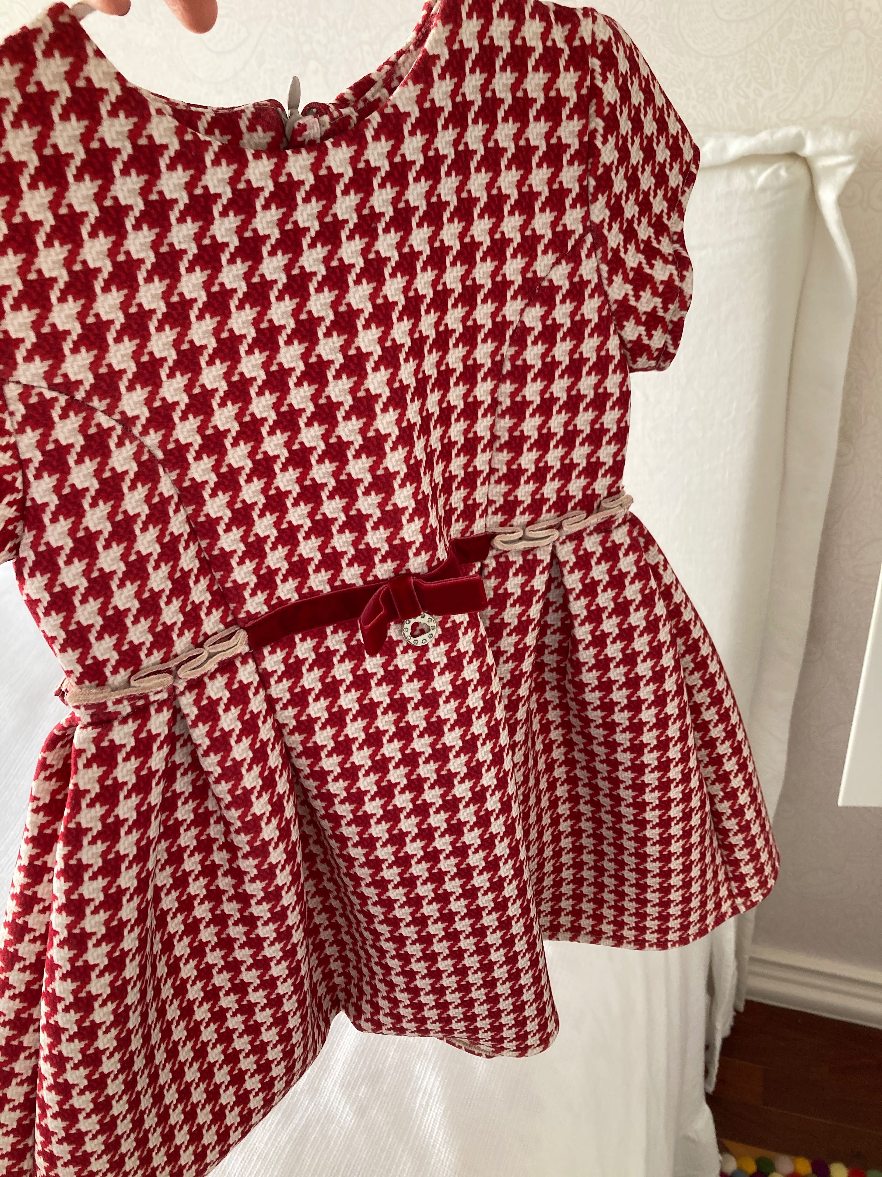 Vestido vermelho e branco menina
