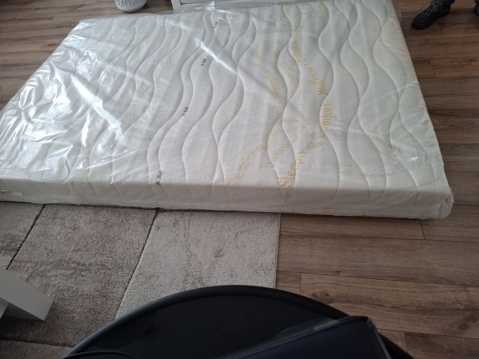 Włoski materac,dwustronny, 140x200 cm.