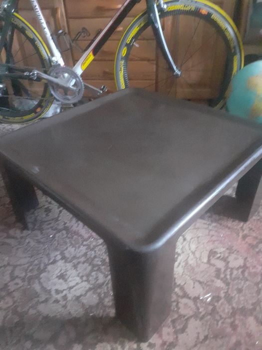 Stolik kawowy Amanta, Mario Bellini