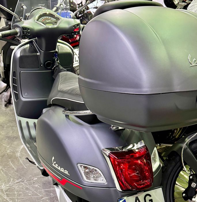 Vespa 300 GTS +Top Case + vidro proteção + Termignoni completo