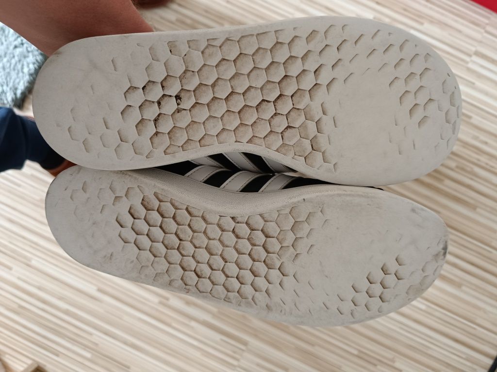 Adidas czarne buty skórzane rozmiar 38