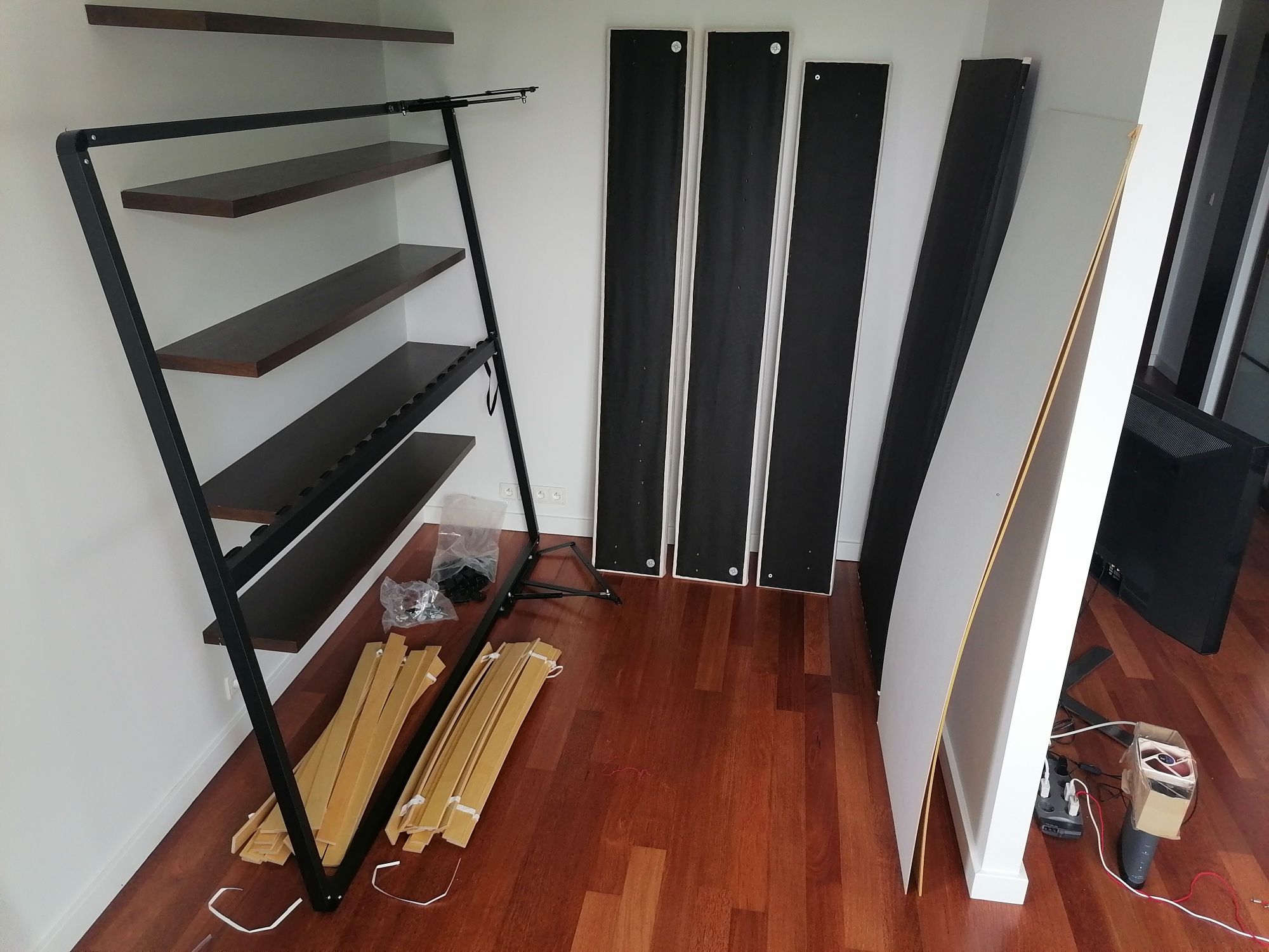 Łóżko RINO 180x200 z pojemnikiem (metalewym podnoszonym mechanizmem)