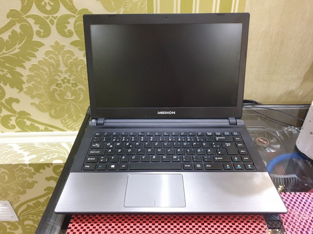 Ноутбук Medion Akoya S4216 MD 99080 ,Core i5 ,HDD 500 Гб