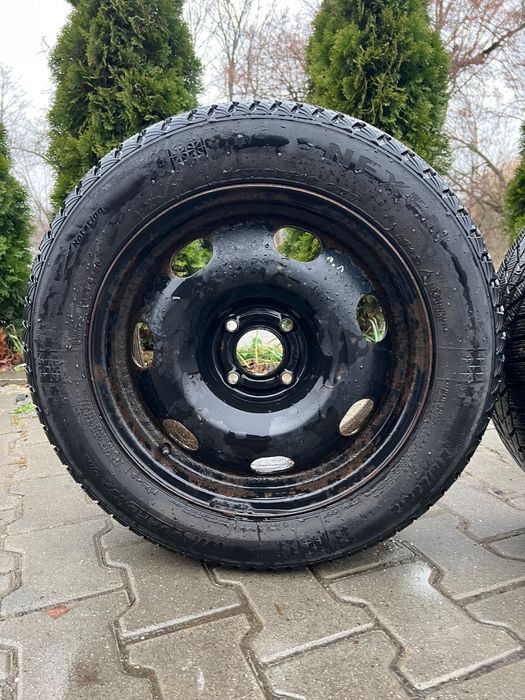 Зимові колеса Nexen 215/55 R16 на сталевих дисках