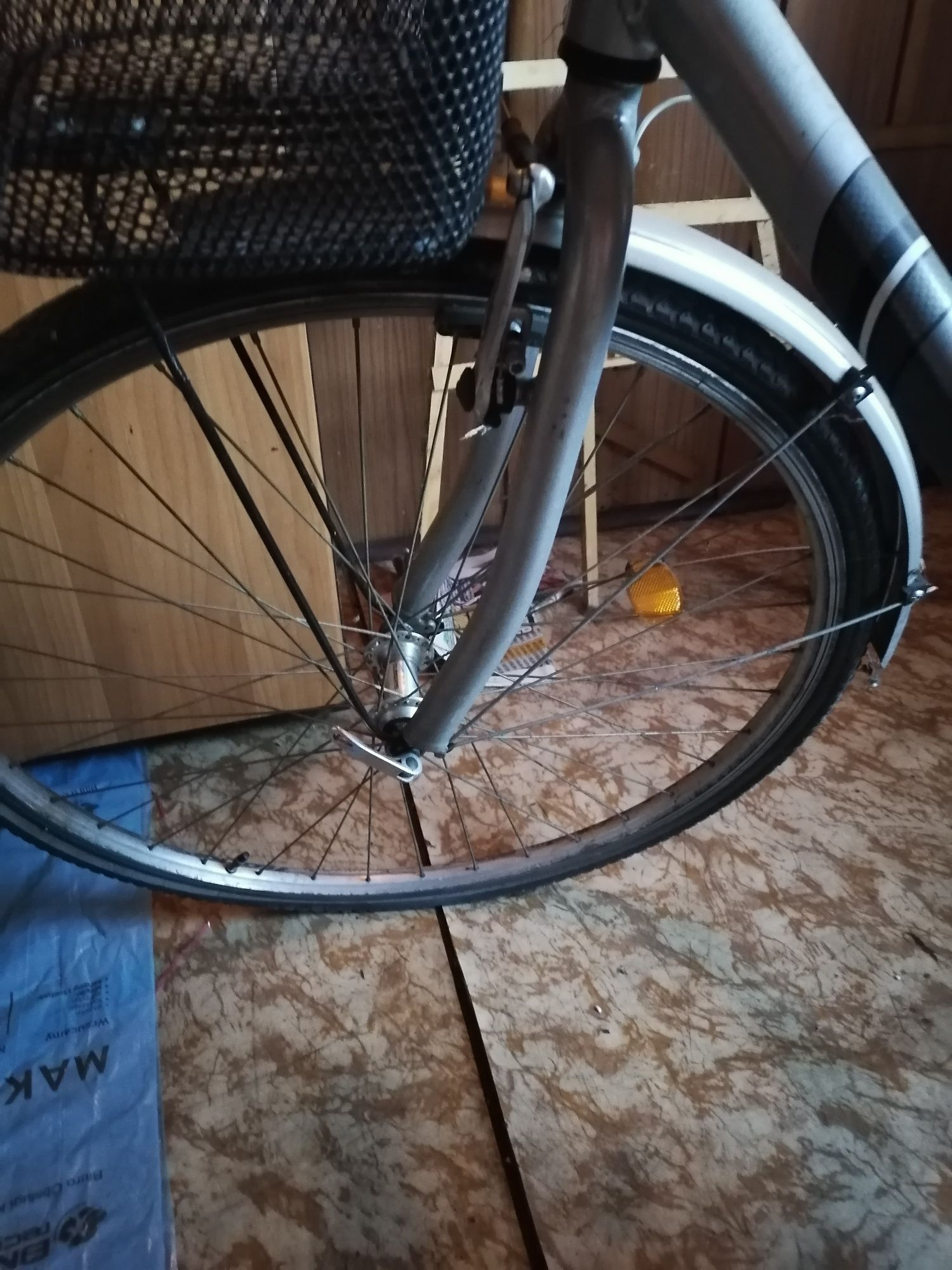 Rower z automatyczną przerzutką 28.