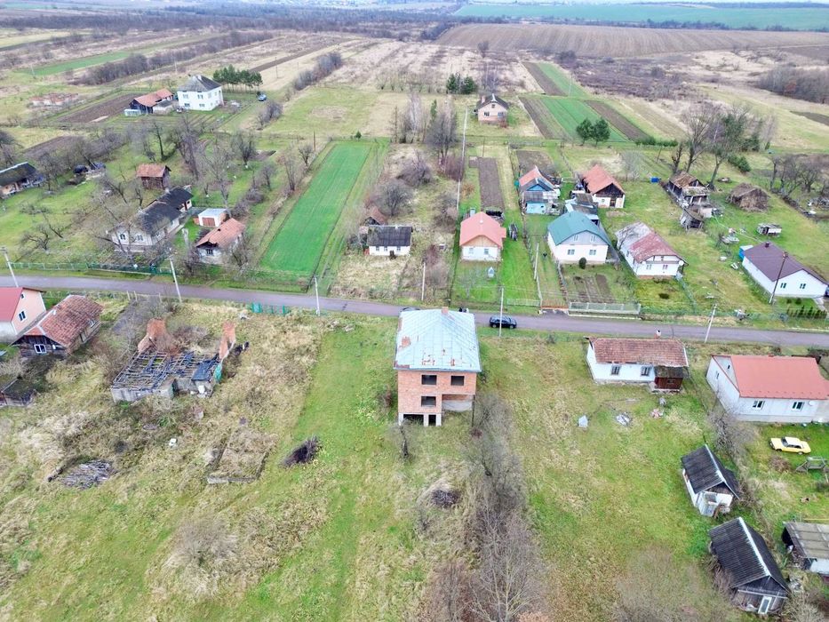 Продається незавершене будівництво у с. Брониця