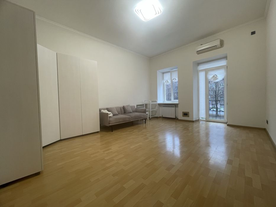 Сонячний простір! Центр, тепло + вода + балкон