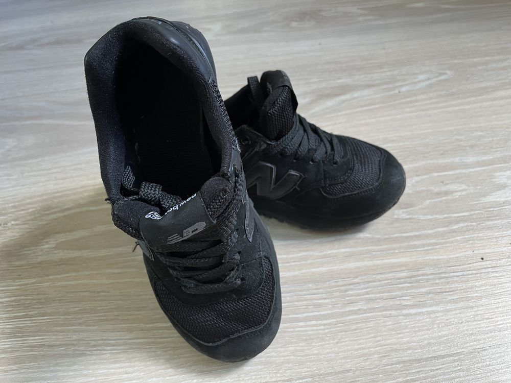 Продам детские кроссовки New Balance 35-36 р