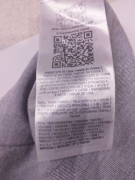 Sweter Guess S 36 szary duży dekolt napis cekiny