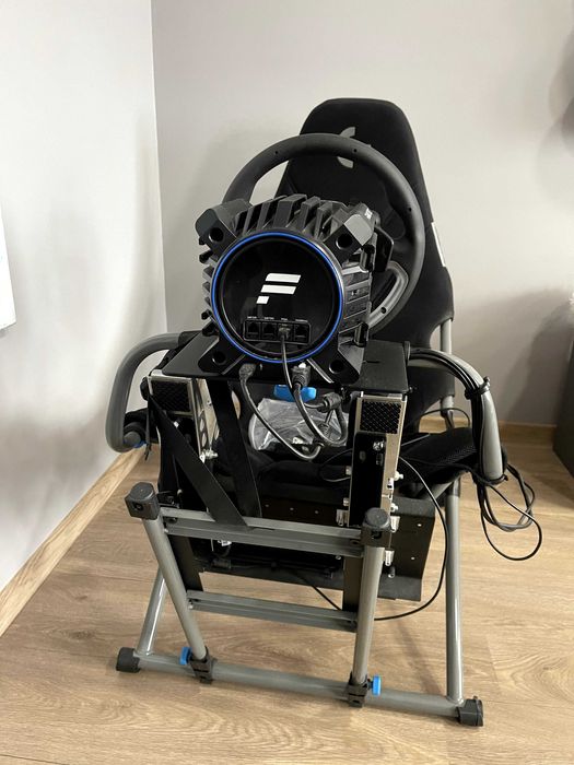 Fanatec DD pro + Playseat challenge x logitech