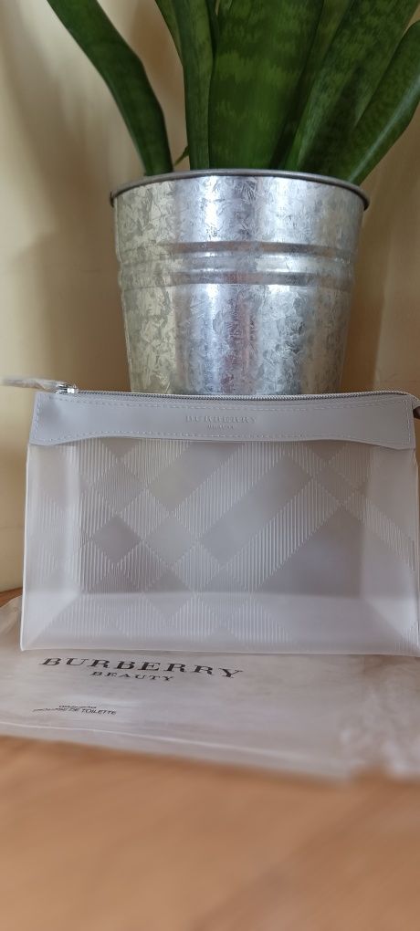 Burberry Pochete transparente.