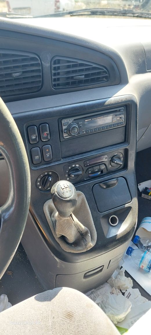 Para peças ou recuperar kia Carnival 2.9TDi 7lugares ano2000 com docum