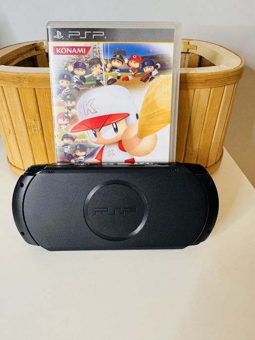 Konsola Sony PSP E1004 16GB + gra + ładowarka