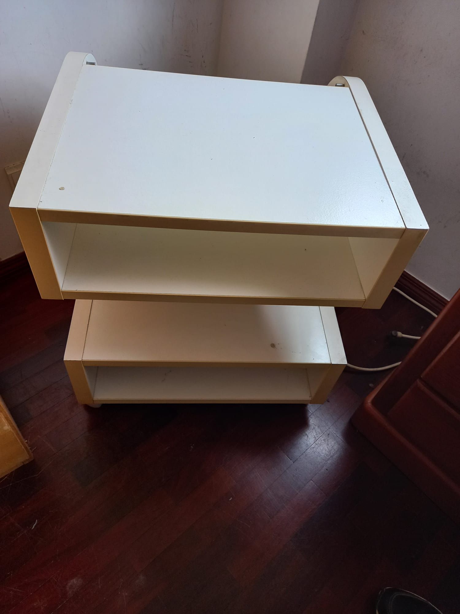 Conjunto de cama e mesa de cabeceiras em cerejeira com colchão, mais