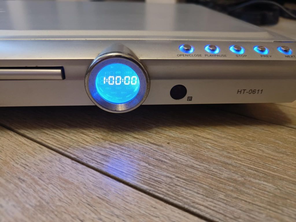 DVD  Hi-tech HT-0611