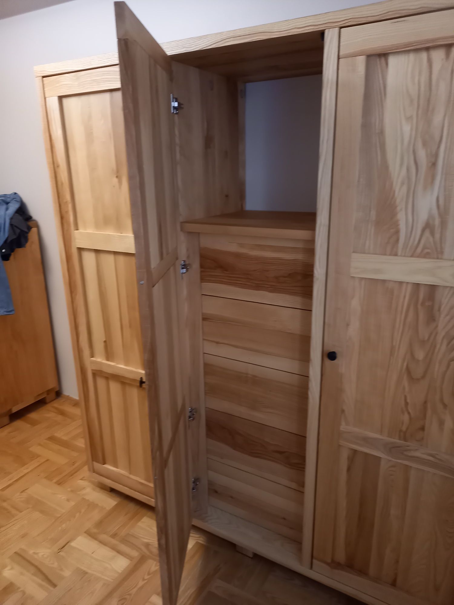 Piękna drewniana szafa jesionowa/dębowa.