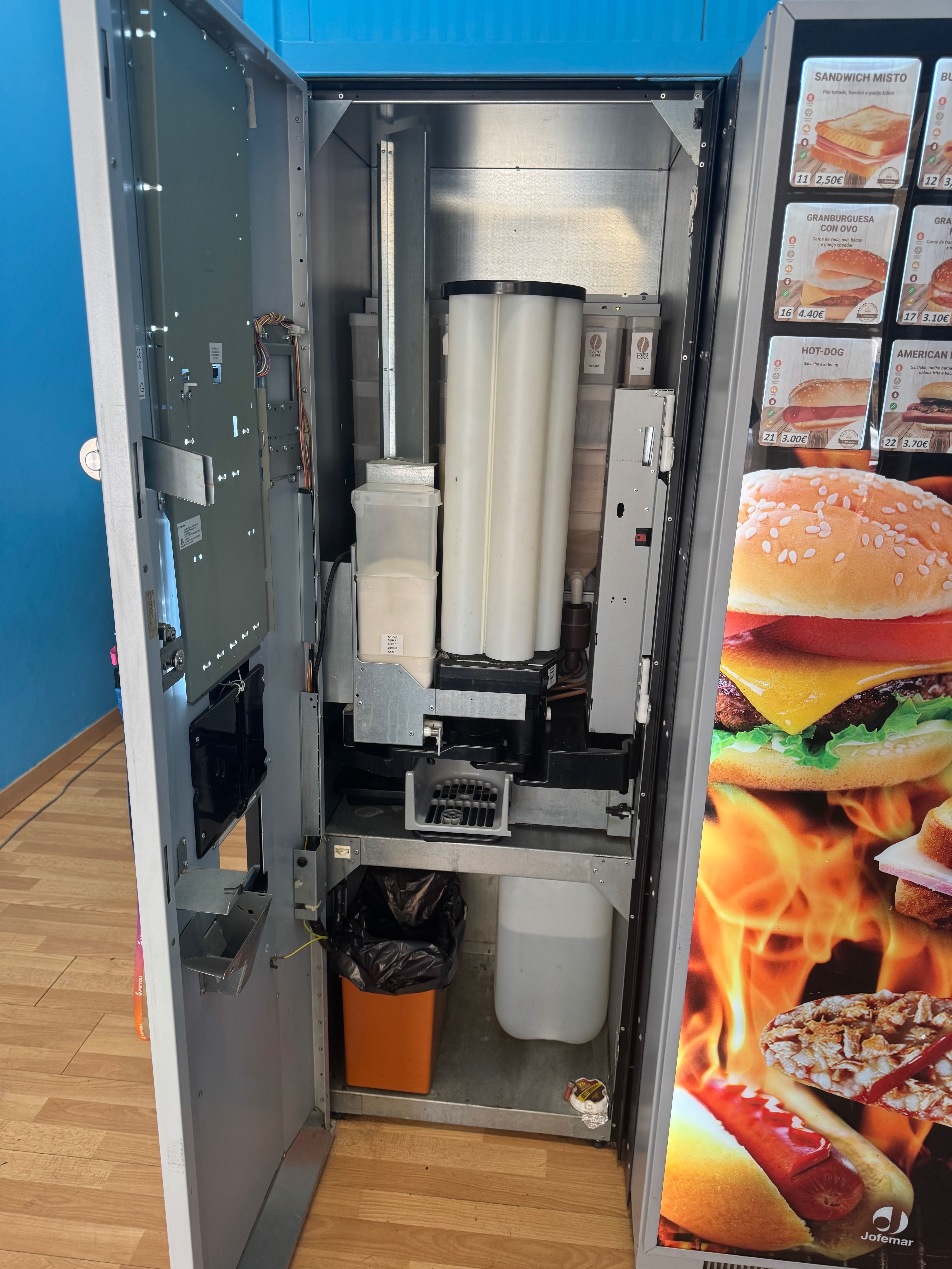 Conjunto de 4 Vending Machines + Equipamento Completo de Loja