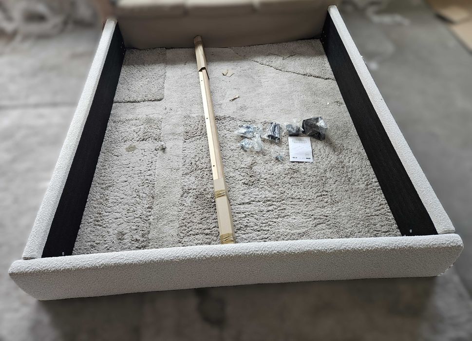 Łóżko Cloud tapicerowane Westwing 180x200 - brak zagłowia