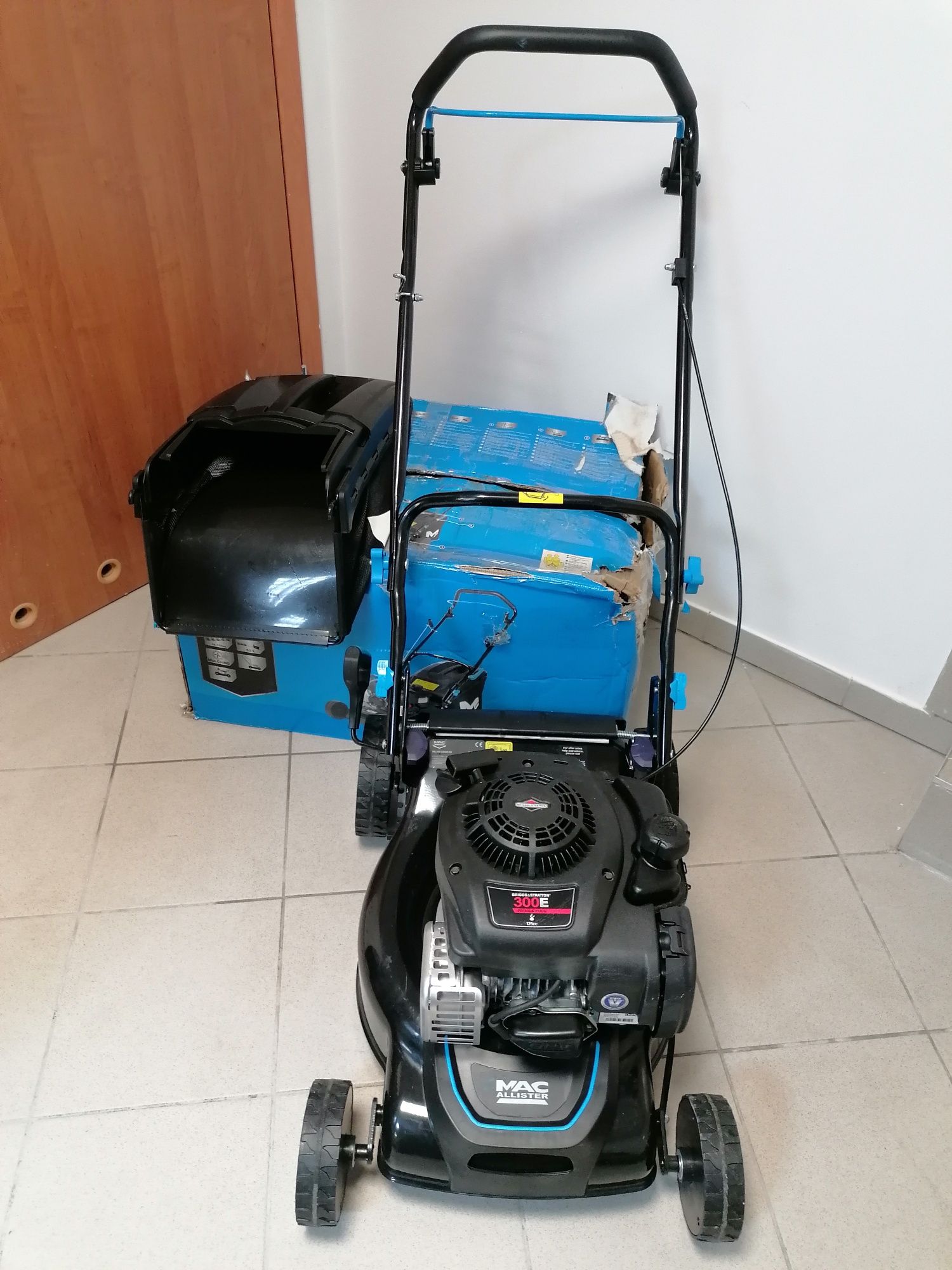 Kosiarka spalinowa z koszem Macallister 125 cm