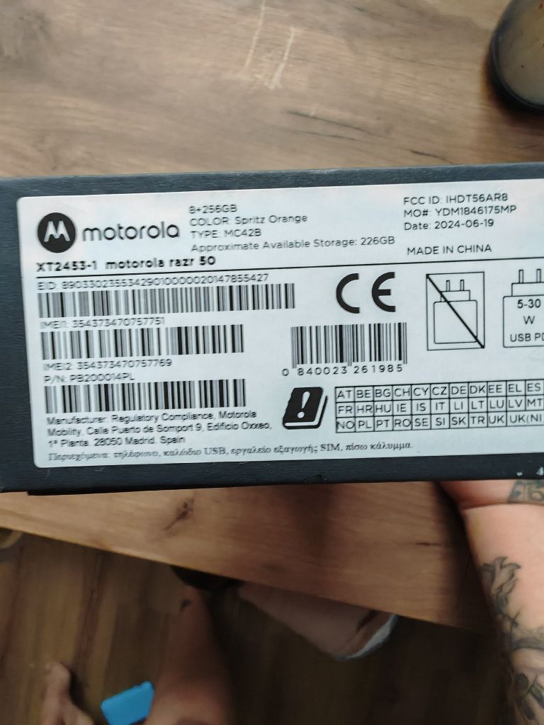 Motorola razr 50