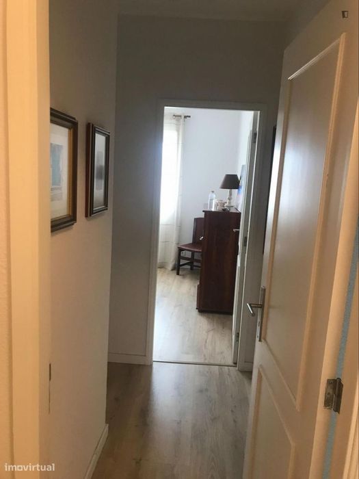 Quarto - localizado em Matosinhos Porto