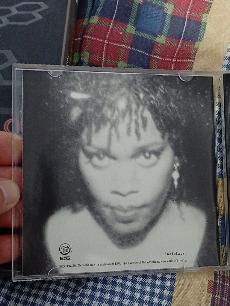 CD Diana Reeves Art & Survival