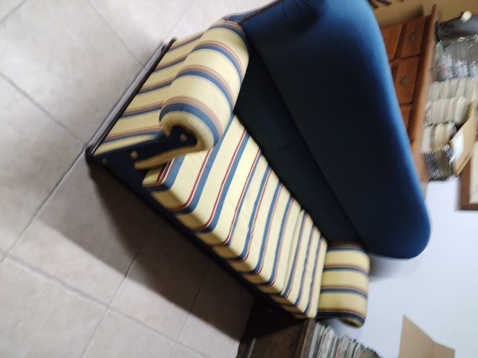 Sofá vintage em excelente estado