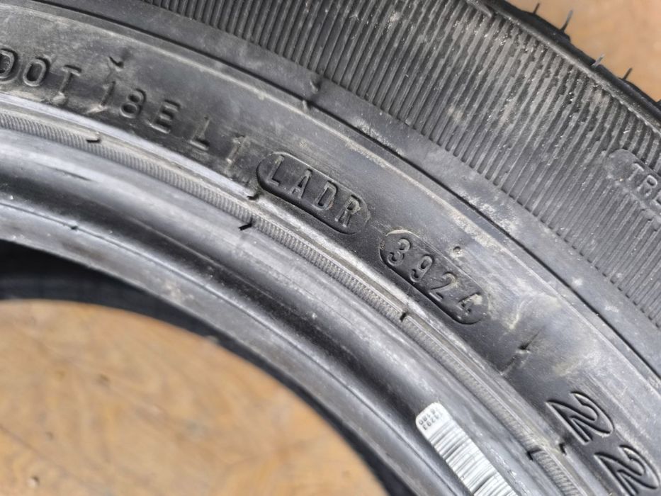 Продам всесезонные шины R17