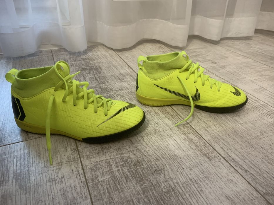 Halówki nike rozmiar 33 zielono czarne buty do piłki