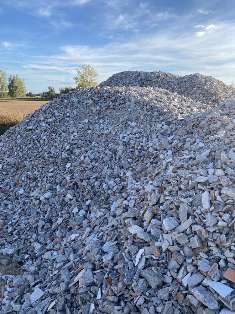Kruszywo gruz betonowo ceglany czysty podniesienie terenu transport