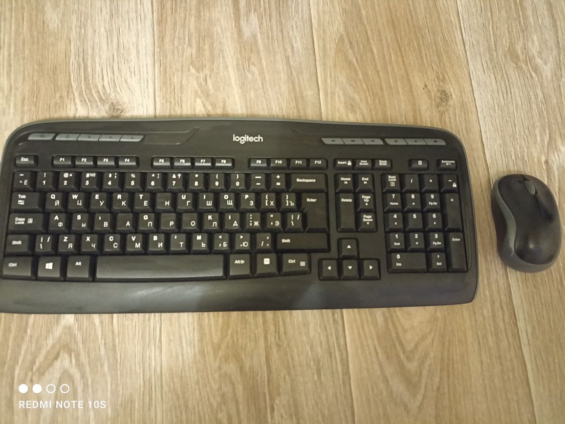 Бездротовий комплект клавіатура та мишка Logitech MK330 Wireless Black